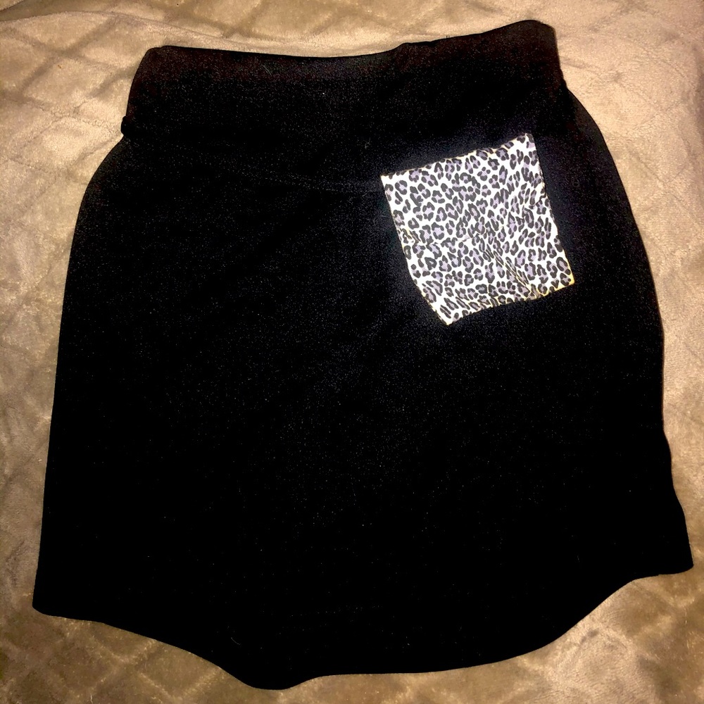 Girls skirt with attached purse. Size-7